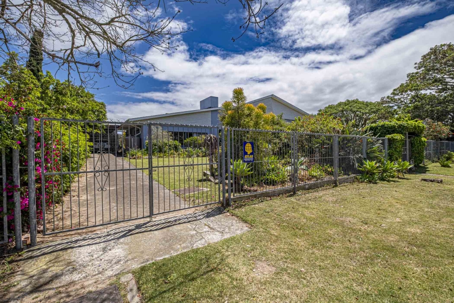 4 Bedroom Property for Sale in Sunridge Park Eastern Cape